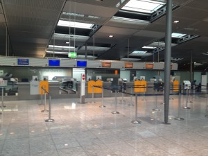 IMG_2173 Einsamkeit am Lufthansa Checkin